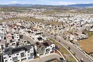 27341 Bear Creek Ln, Valencia, CA 91381 - Photo 24