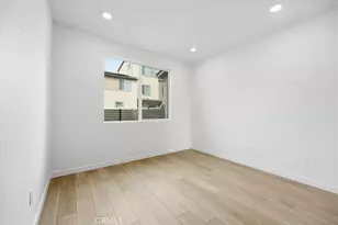 27341 Bear Creek Ln, Valencia, CA 91381 - Photo 4