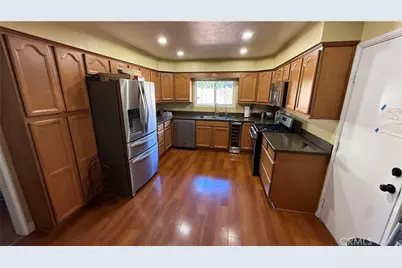 573 N Girard, Hemet, CA 92544 - Photo 12