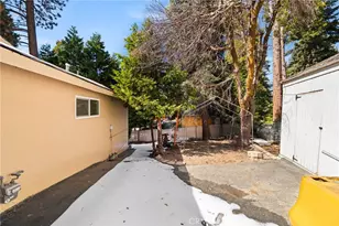 31686 Luring Pines Cir, Running Springs, CA 92382 - Photo 38