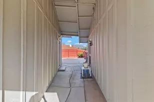 5296 Bronson, Riverside, CA 92506 - Photo 40