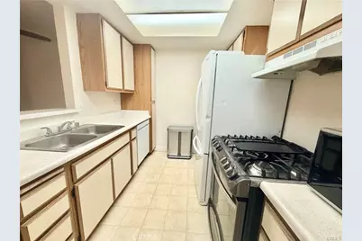 16377 Lakeshore #2D, Lake Elsinore, CA 92530 - Photo 6