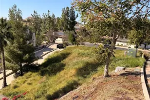 22851 Klamath Ct, Canyon Lake, CA 92587 - Photo 12