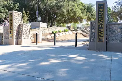 2539 Santiago, Santa Ana, CA 92706 - Photo 40