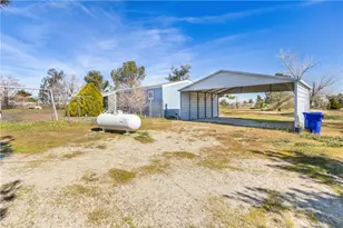 13352 Gentian Ct, Phelan, CA 92371 - Photo 2