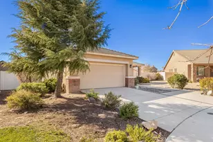 8466 Hoover Ct, Oak Hills, CA 92344 - Photo 2