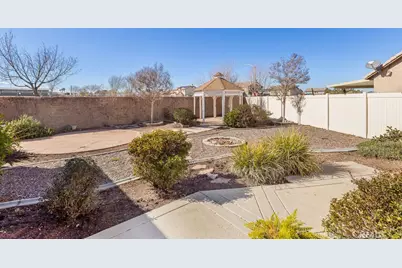 8466 Hoover Court, Oak Hills, CA 92344 - Photo 26