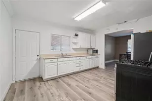 385 E 17th St, San Bernardino, CA 92404 - Photo 6