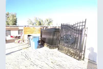 13627 Hermano Way, Desert Hot Springs, CA 92240 - Photo 30