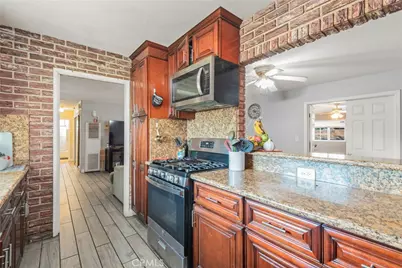 19450 Woodhill Street, Rialto, CA 92376 - Photo 14