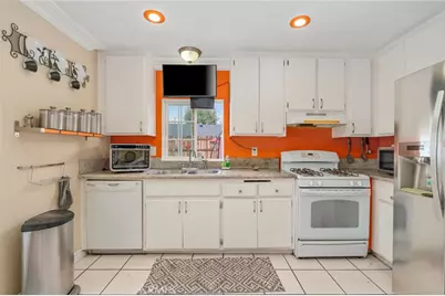 1949 Cottonwood, Colton, CA 92324 - Photo 16