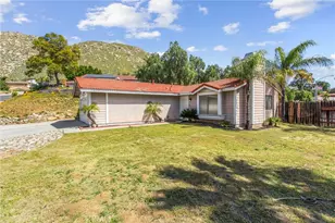 11742 Black Hawk Ln, Moreno Valley, CA 92557 - Photo 2