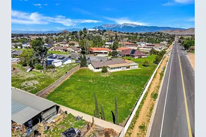 9210 Trailhead, Jurupa Valley, CA 92509 - Photo 12