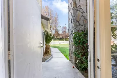 941 Coral, Hemet, CA 92543 - Photo 6
