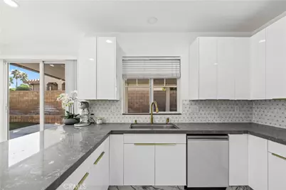 6323 Echo Hills, Fontana, CA 92336 - Photo 10