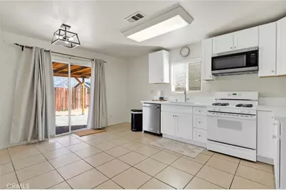 10402 Cimmeron Trail Drive, Adelanto, CA 92301 - Photo 8