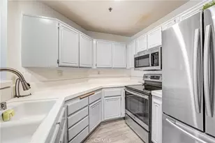 5728 Oak Bend Ln, Oak Park, CA 91377 - Photo 8