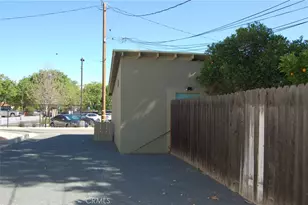 4160 Chestnut St, Riverside, CA 92501 - Photo 30