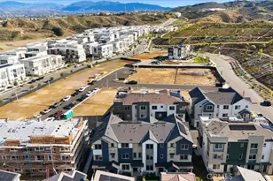 27317 Bear Creek Ln, Valencia, CA 91381 - Photo 46