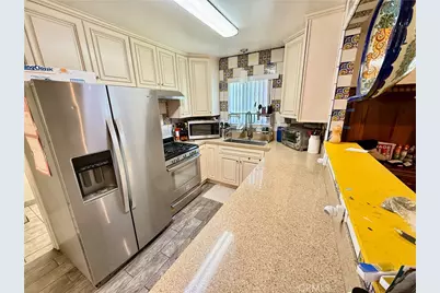 19107 Lyle Avenue, Corona, CA 92881 - Photo 12