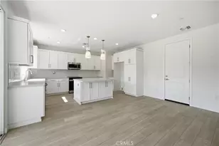 23704 Wilcox Dr, Newhall, CA 91321 - Photo 6