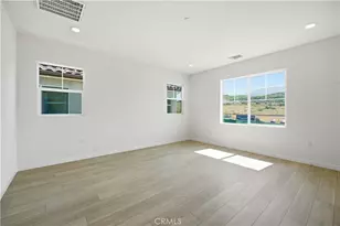 23704 Wilcox Dr, Newhall, CA 91321 - Photo 16