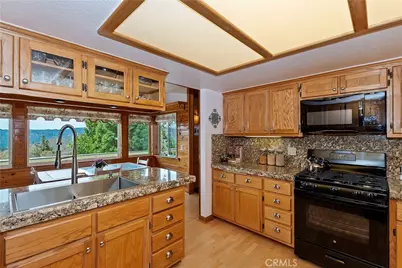 27720 St Bernard Lane, Lake Arrowhead, CA 92352 - Photo 18