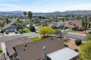 7613 Mountain Shadow, Jurupa Valley, CA 92509 - Photo 40