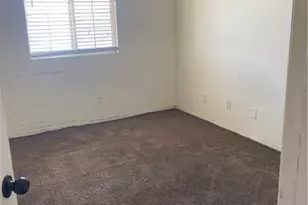 17667 View Mt Ct, Victorville, CA 92395 - Photo 8