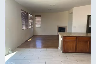 17667 View Mount Court, Victorville, CA 92395 - Photo 4