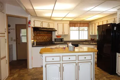 833 S Lyon Avenue, Hemet, CA 92543 - Photo 10