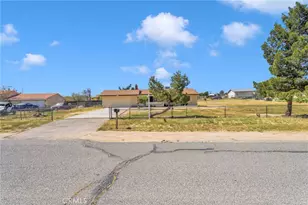 15870 Cazadero, Victorville, CA 92394 - Photo 2