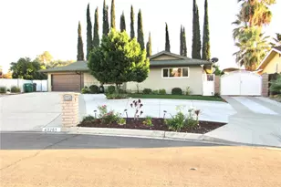 43251 San Mateo Way, Hemet, CA 92544 - Photo 2