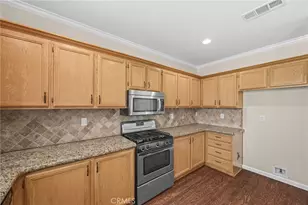 17927 Boxwood Dr, Riverside, CA 92503 - Photo 16