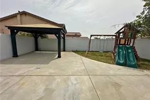 16769 Spy Glass Ct, Fontana, CA 92336 - Photo 26
