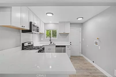 215 W Lugonia Ave, Redlands, CA 92374 - Photo 8