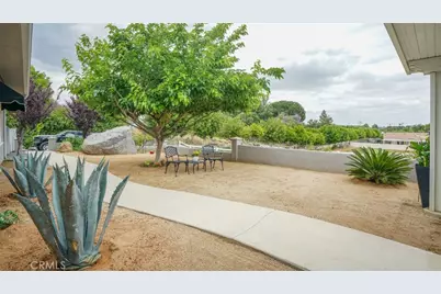 16025 Perry Heights, Riverside, CA 92504 - Photo 12