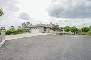 16025 Perry Heights, Riverside, CA 92504 - Photo 8