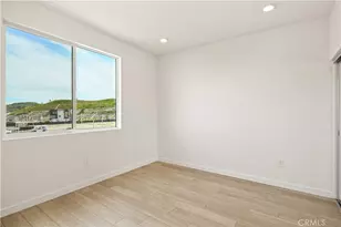 27331 Bear Creek Ln, Valencia, CA 91381 - Photo 22
