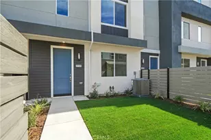 27331 Bear Creek Ln, Valencia, CA 91381 - Photo 2