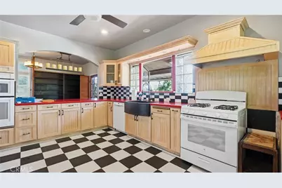10568 Foothill, Sylmar, CA 91342 - Photo 6