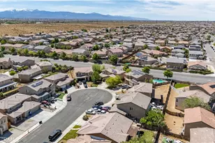 13703 Hidden Mesa Ct, Victorville, CA 92394 - Photo 4