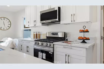 6415 Charlesworth Avenue, North Hollywood, CA 91606 - Photo 10