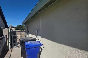 9906 Cypress Ave, Fontana, CA 92335 - Photo 28