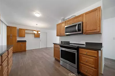 1909 N Summit, Pasadena, CA 91103 - Photo 12