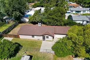 1909 N Summit, Pasadena, CA 91103 - Photo 2