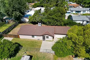 1909 N Summit, Pasadena, CA 91103 - Photo 2