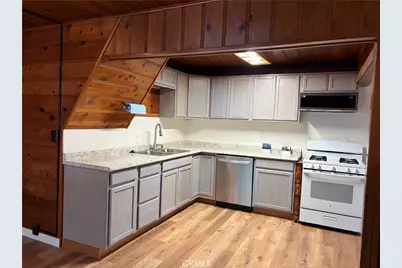 320 Sky View Lane, Crestline, CA 92325 - Photo 2