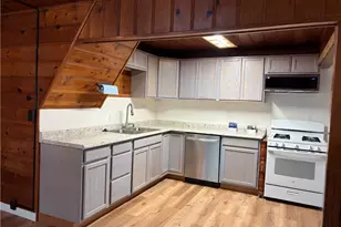 320 Sky View Ln, Crestline, CA 92325 - Photo 2