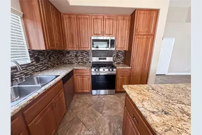 3630 Vanderbilt Drive, Corona, CA 92881 - Photo 12